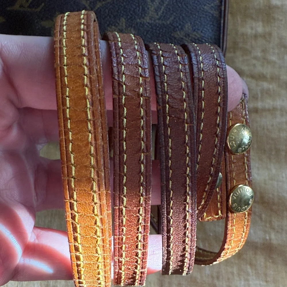Louis Vuitton monogram crossbody or clutch - Picture 4 of 17